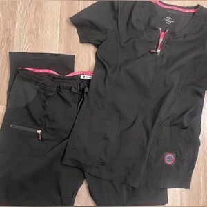 Koi Lite Scrub Set